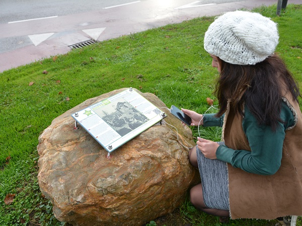 Girl listens to liberation route