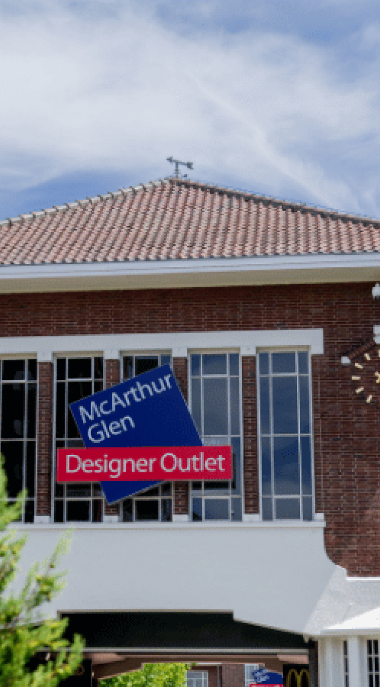 Van kazerne tot catwalk: het verhaal van Designer Outlet Roermond Entree Kazerne Mobiel